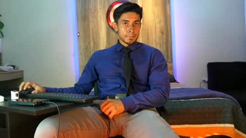 Snapshot of andrew_elliot chatting on 02-11-26, 01:32 Andrew online show from 02-11-26, 01:32