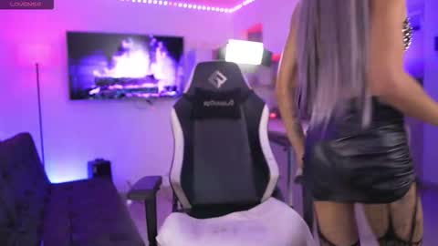 Snapshot of andrew_magic chatting on 09-26-25, 01:42 --- online show from 09-26-25, 01:42