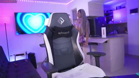 Snapshot of andrew_magic chatting on 09-27-25, 05:01 --- online show from 09-27-25, 05:01