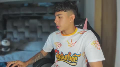 Andrew M. online show from 09-08-25, 10:53