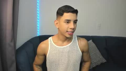 Andrew M. online show from 04-11-26, 01:54