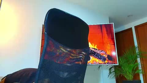 ANDREW WEST online show from 02-20-25, 01:36