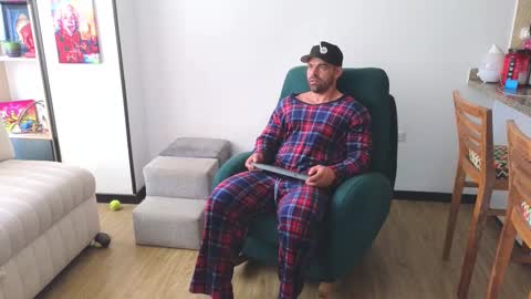 Andrew online show from 09-10-25, 01:33