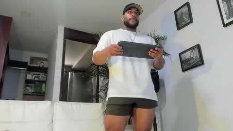 Snapshot of andrewjohnson0 chatting on 01-29-25, 05:13 Andrew Johnson online show from 01-29-25, 05:13