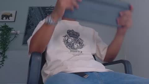 Snapshot of andrewkenoxx_ chatting on 02-14-26, 07:32 ANDREW KENNOXX online show from 02-14-26, 07:32