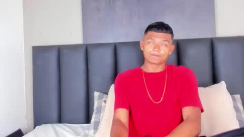 Snapshot of andrewkenoxx_ chatting on 02-15-26, 12:25 ANDREW KENNOXX online show from 02-15-26, 12:25