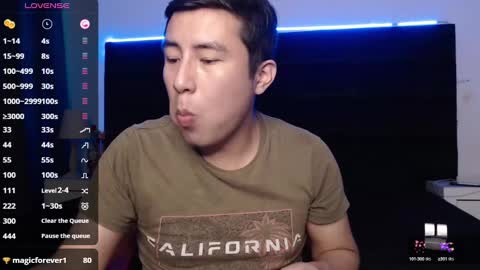 Snapshot of andrewmhilton_ chatting on 01-12-25, 05:45 andrewmhilton_ online show from 01-12-25, 05:45