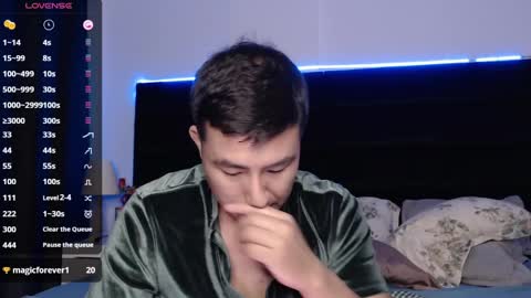 Snapshot of andrewmhilton_ chatting on 01-15-25, 04:47 andrewmhilton_ online show from 01-15-25, 04:47