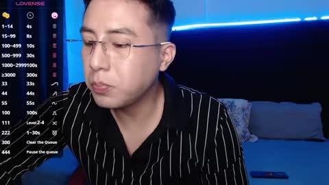 Snapshot of andrewmhilton_ chatting on 01-17-25, 02:39 andrewmhilton_ online show from 01-17-25, 02:39