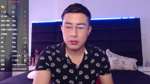 Snapshot of andrewmhilton_ chatting on 01-19-25, 06:53 andrewmhilton_ online show from 01-19-25, 06:53