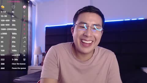 Snapshot of andrewmhilton_ chatting on 02-05-25, 09:29 andrewmhilton_ online show from 02-05-25, 09:29