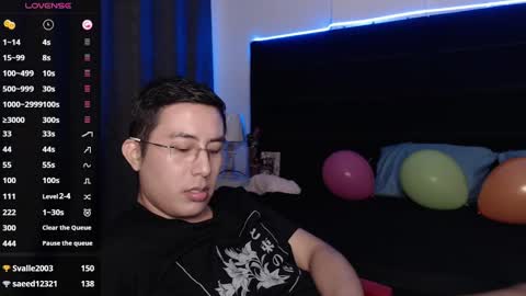 Snapshot of andrewmhilton_ chatting on 02-12-25, 02:35 andrewmhilton_ online show from 02-12-25, 02:35