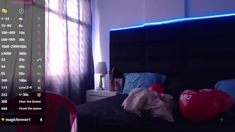 Snapshot of andrewmhilton_ chatting on 02-18-25, 06:37 andrewmhilton_ online show from 02-18-25, 06:37