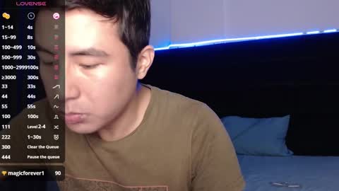 Snapshot of andrewmhilton_ chatting on 02-25-25, 03:31 andrewmhilton_ online show from 02-25-25, 03:31