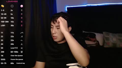 Snapshot of andrewmhilton_ chatting on 09-17-25, 06:26 andrewmhilton_ online show from 09-17-25, 06:26