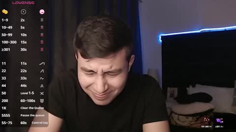 Snapshot of andrewmhilton_ chatting on 09-19-25, 07:10 andrewmhilton_ online show from 09-19-25, 07:10