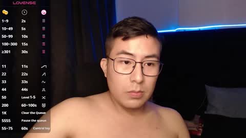 Snapshot of andrewmhilton_ chatting on 10-09-25, 02:09 andrewmhilton_ online show from 10-09-25, 02:09