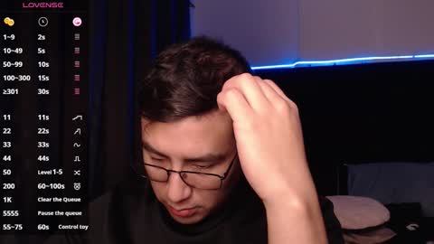 Snapshot of andrewmhilton_ chatting on 10-11-25, 06:56 andrewmhilton_ online show from 10-11-25, 06:56