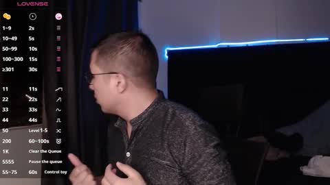 Snapshot of andrewmhilton_ chatting on 10-13-25, 11:27 andrewmhilton_ online show from 10-13-25, 11:27