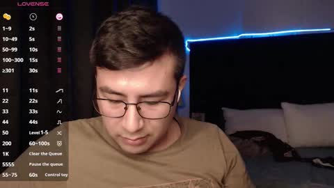 Snapshot of andrewmhilton_ chatting on 10-23-25, 01:38 andrewmhilton_ online show from 10-23-25, 01:38