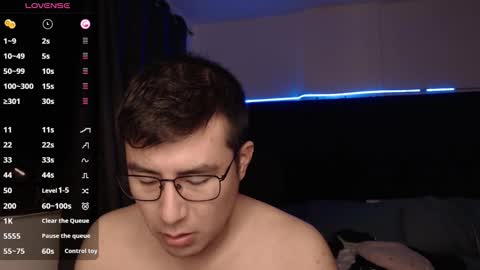 Snapshot of andrewmhilton_ chatting on 10-26-25, 06:19 andrewmhilton_ online show from 10-26-25, 06:19