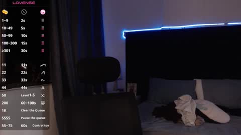 Snapshot of andrewmhilton_ chatting on 10-27-25, 06:28 andrewmhilton_ online show from 10-27-25, 06:28