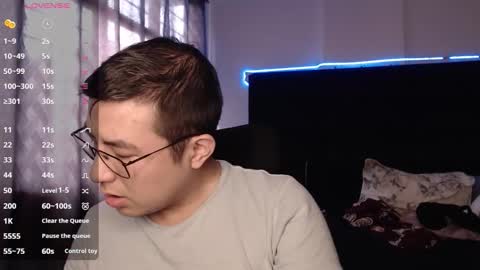 Snapshot of andrewmhilton_ chatting on 11-09-25, 06:17 andrewmhilton_ online show from 11-09-25, 06:17