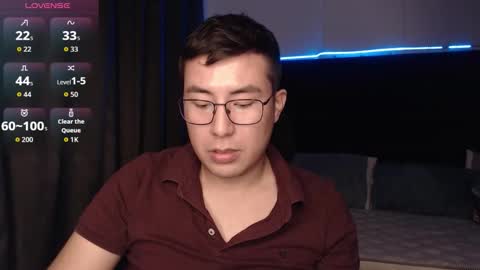 Snapshot of andrewmhilton_ chatting on 12-04-25, 05:06 andrewmhilton_ online show from 12-04-25, 05:06