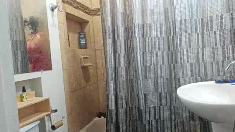 andrewo42601 online show from 09-12-25, 12:27