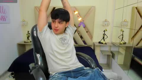 ANDREW online show from 04-12-26, 12:32