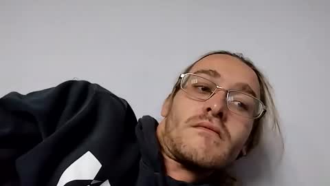 Snapshot of andrewwhitby chatting on 09-20-25, 12:50 andrewwhitby online show from 09-20-25, 12:50