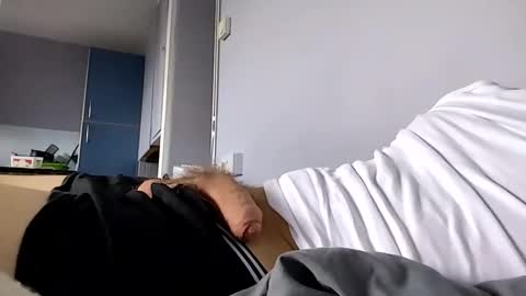 Snapshot of andrewwhitby chatting on 09-27-25, 03:06 andrewwhitby online show from 09-27-25, 03:06