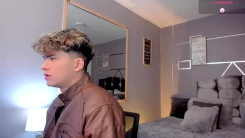      online show from 02-08-25, 01:22