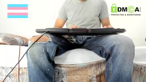 hugeclit  online show from 02-16-25, 12:32