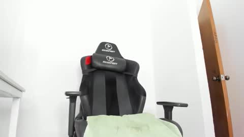 Valentina online show from 02-06-25, 01:54