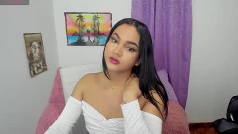 Snapshot of andrys_hot chatting on 10-22-25, 05:30 Andrys online show from 10-22-25, 05:30