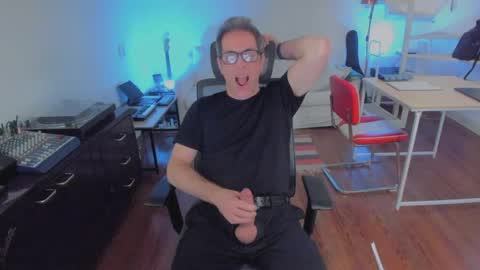 Snapshot of andy0pandi chatting on 09-15-25, 08:09 Andrew online show from 09-15-25, 08:09