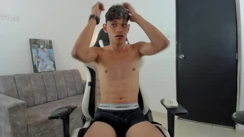 andy_bigcock01 online show from 02-08-25, 03:52