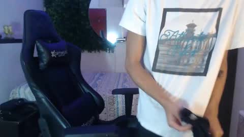 andy_dan1 online show from 01-07-25, 01:46