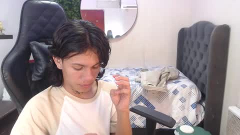 andy_dan1 online show from 02-04-25, 05:55