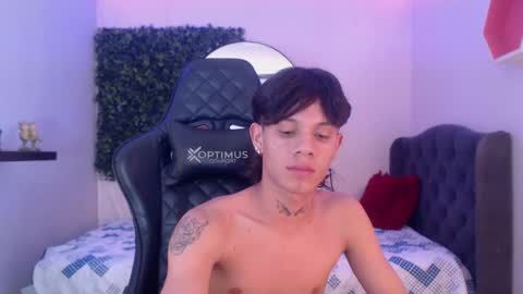 andy_dan1 online show from 03-01-25, 08:10