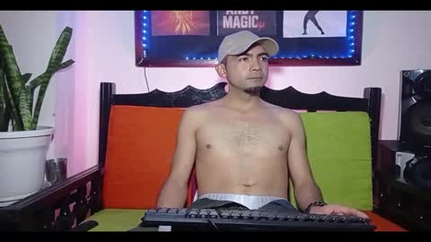 andy_magic_ online show from 11-25-25, 01:49