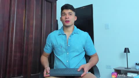 Snapshot of andy_walker_ chatting on 01-04-25, 04:12 Andres online show from 01-04-25, 04:12