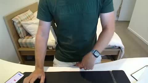 andy_xx79 online show from 01-13-25, 05:44