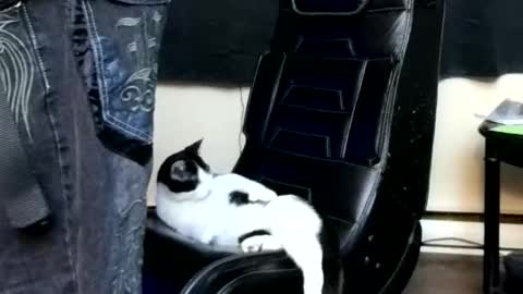 Snapshot of andybadass chatting on 04-11-26, 02:32 andybadass online show from 04-11-26, 02:32