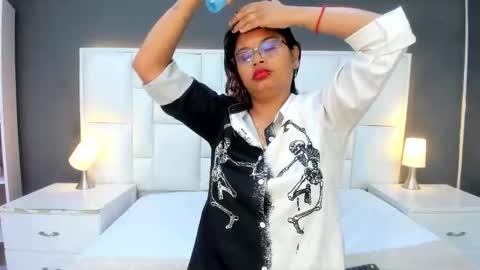 Snapshot of andyel2017 chatting on 10-21-25, 01:23 Andy D online show from 10-21-25, 01:23