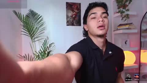 Snapshot of andypalmerr chatting on 05-26-26, 11:28 andypalmerr online show from 05-26-26, 11:28