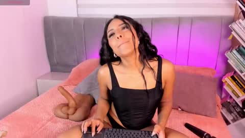 Snapshot of andysaenzz chatting on 10-03-25, 03:58 AndySaenzz online show from 10-03-25, 03:58