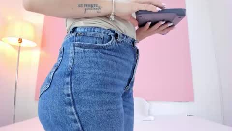 Snapshot of andyylove_jk chatting on 10-20-25, 11:43 Andy online show from 10-20-25, 11:43