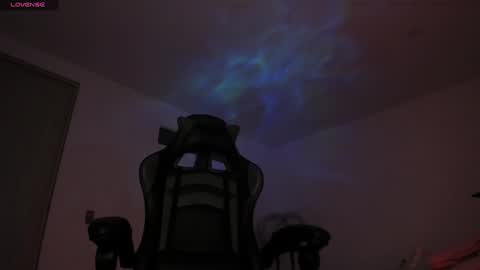 Snapshot of anelisse_ chatting on 12-30-24, 12:32      online show from 12-30-24, 12:32